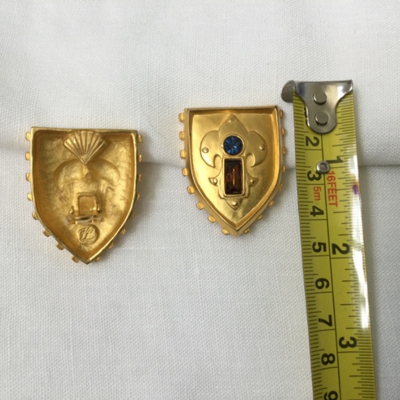 Karl Lagerfeld Vintage French Shield Earrings - Picture 2 of 3